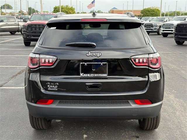 New 2025 Jeep Compass Latitude w/ Sun & Sound Group image 4