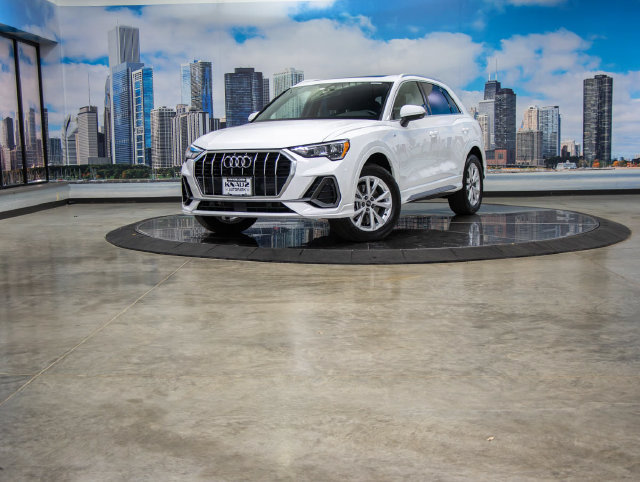 Used 2022 Audi Q3 2.0T Premium w/ Convenience Package AWD/4WD image 2