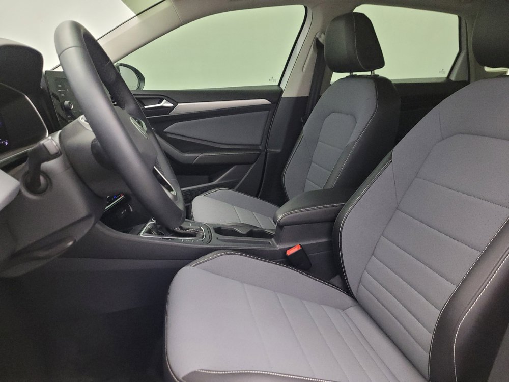 Used 2025 Volkswagen Jetta SE FWD image 17