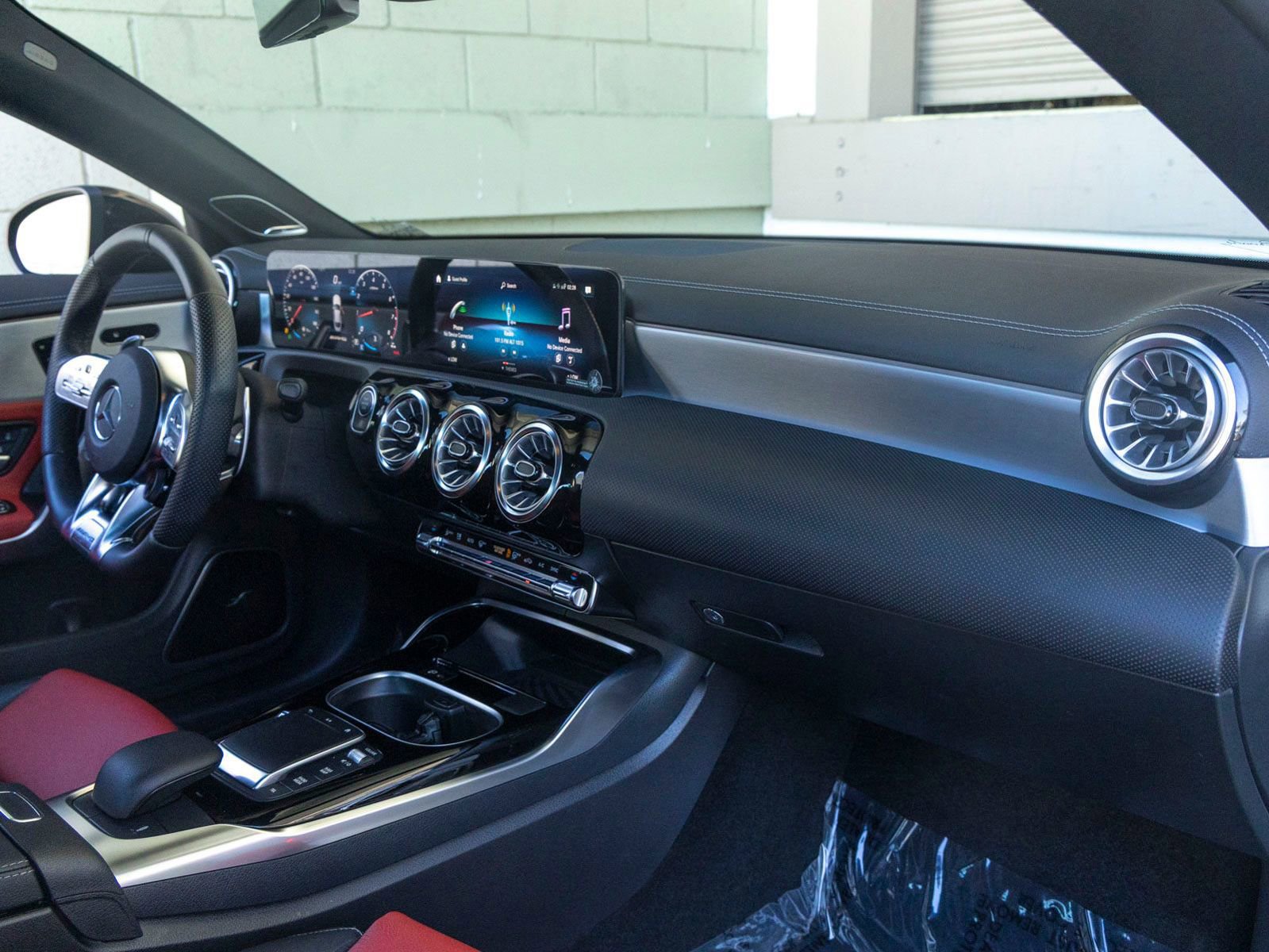 Used 2023 Mercedes-Benz CLA 35 AMG 4MATIC image 28