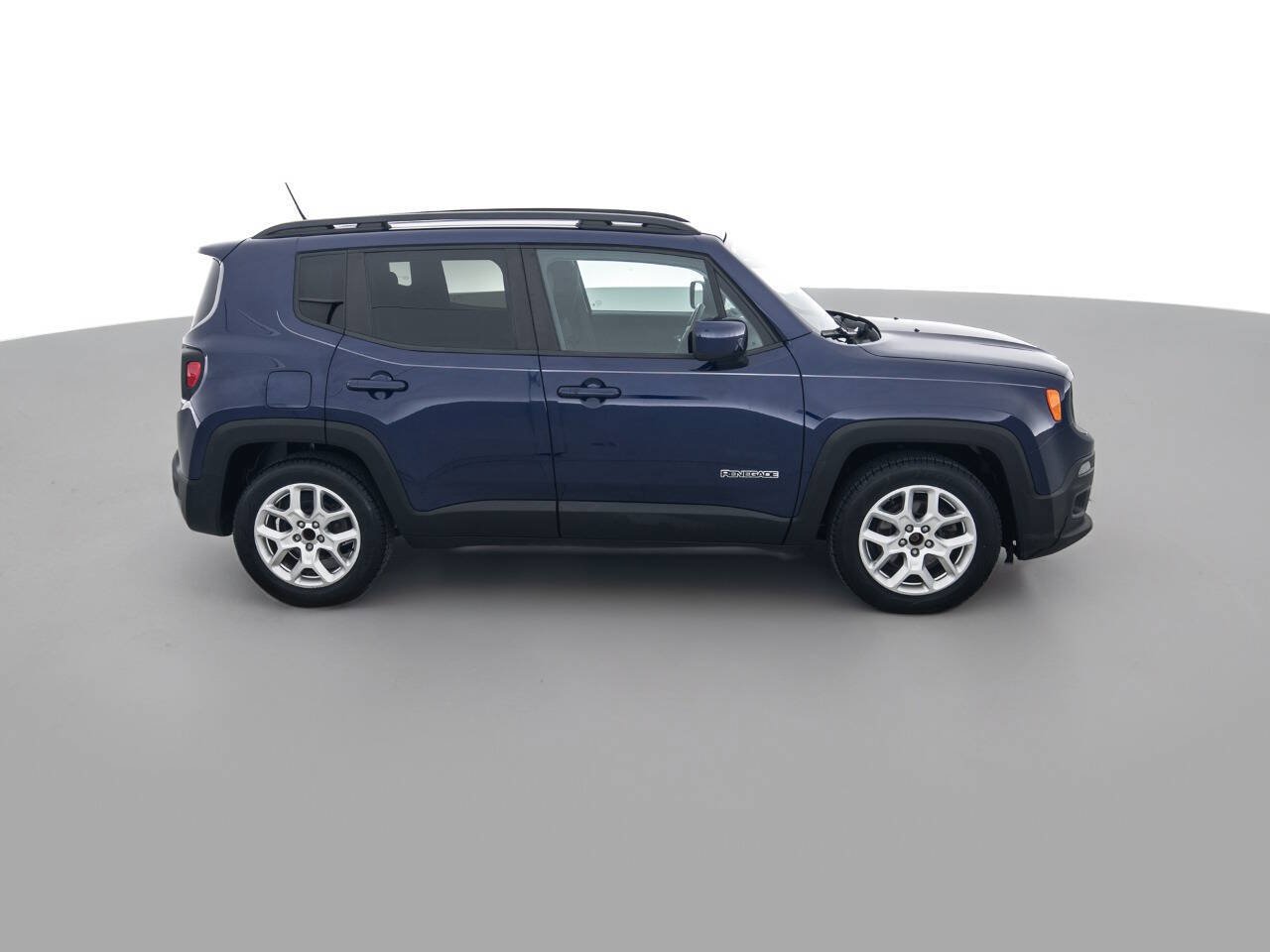 Used 2016 Jeep Renegade Latitude FWD image 4