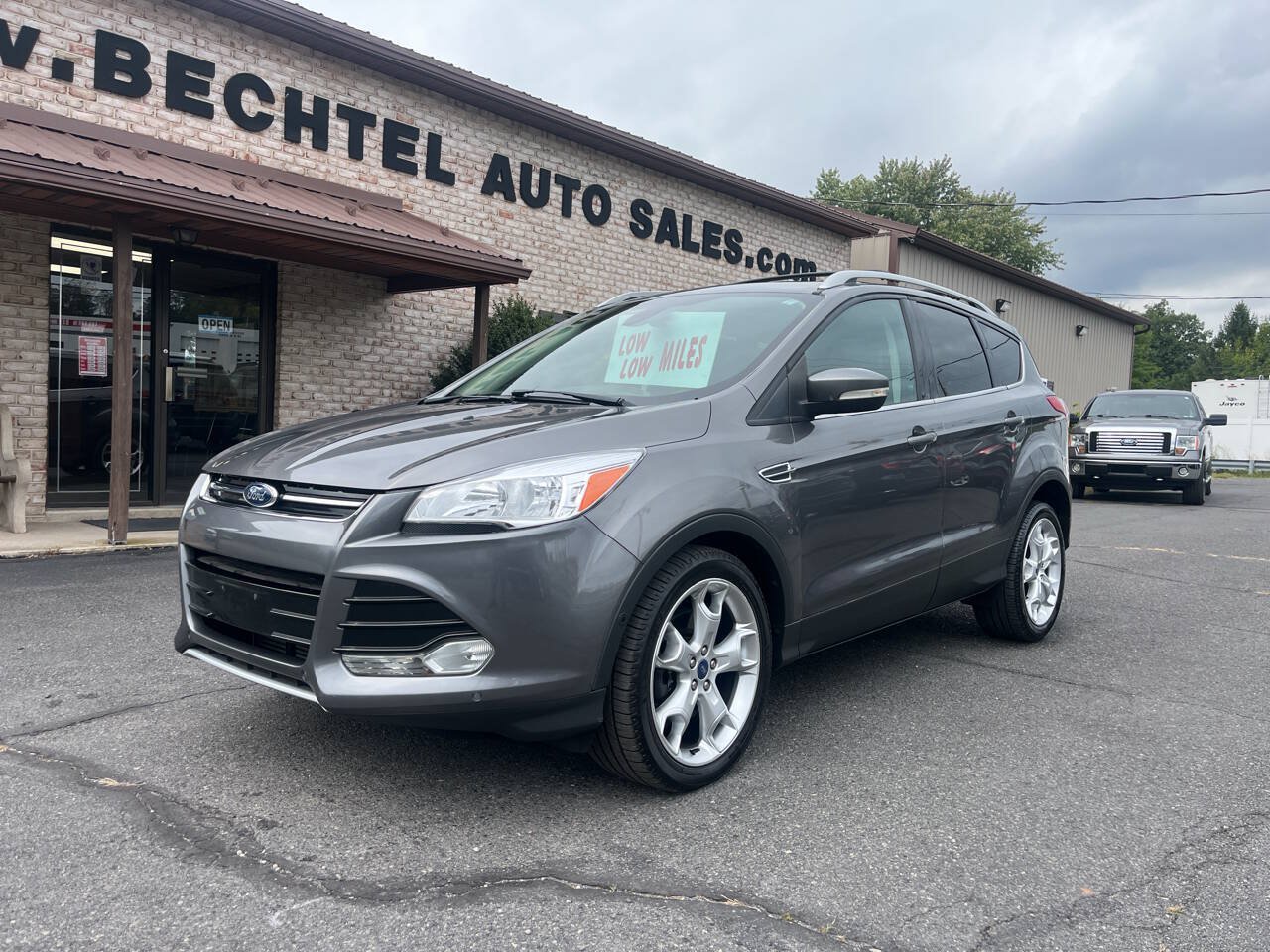 Used 2013 Ford Escape Titanium w/ Parking Technology Pkg AWD/4WD image 2