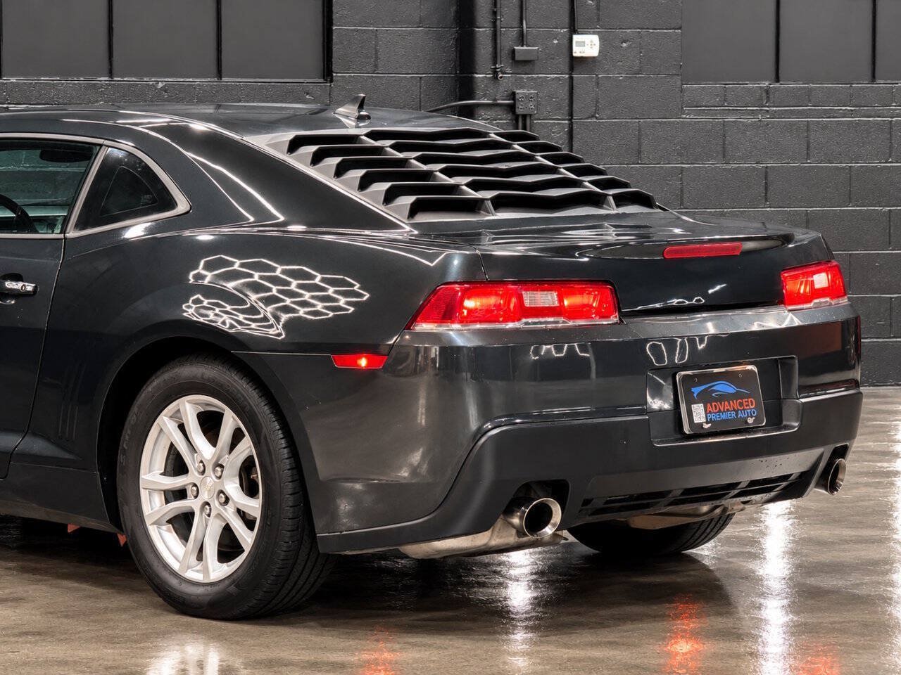 Used 2015 Chevrolet Camaro LT RWD image 14