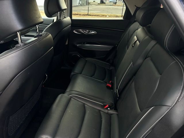 Used 2024 Genesis GV70 2.5T Advanced w/ Advanced Package image 15