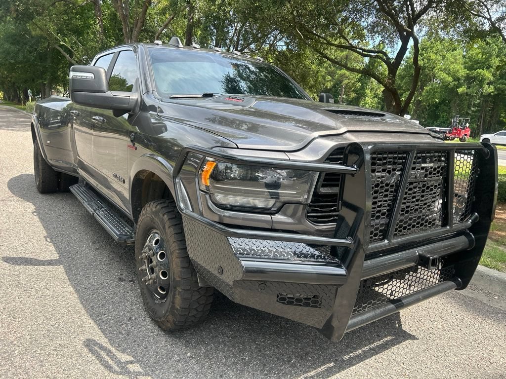 Used 2024 RAM 3500 Limited w/ Night Edition AWD/4WD image 4