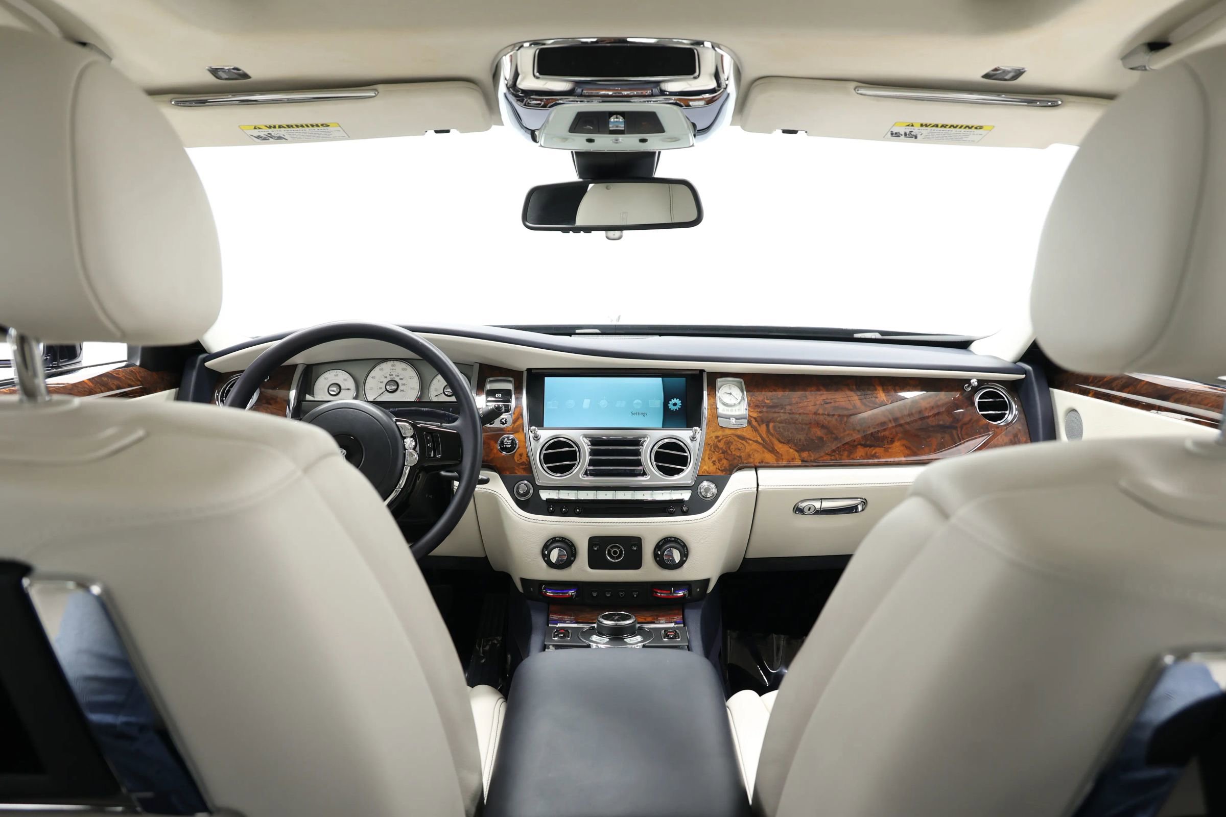 Used 2015 Rolls-Royce Ghost image 36