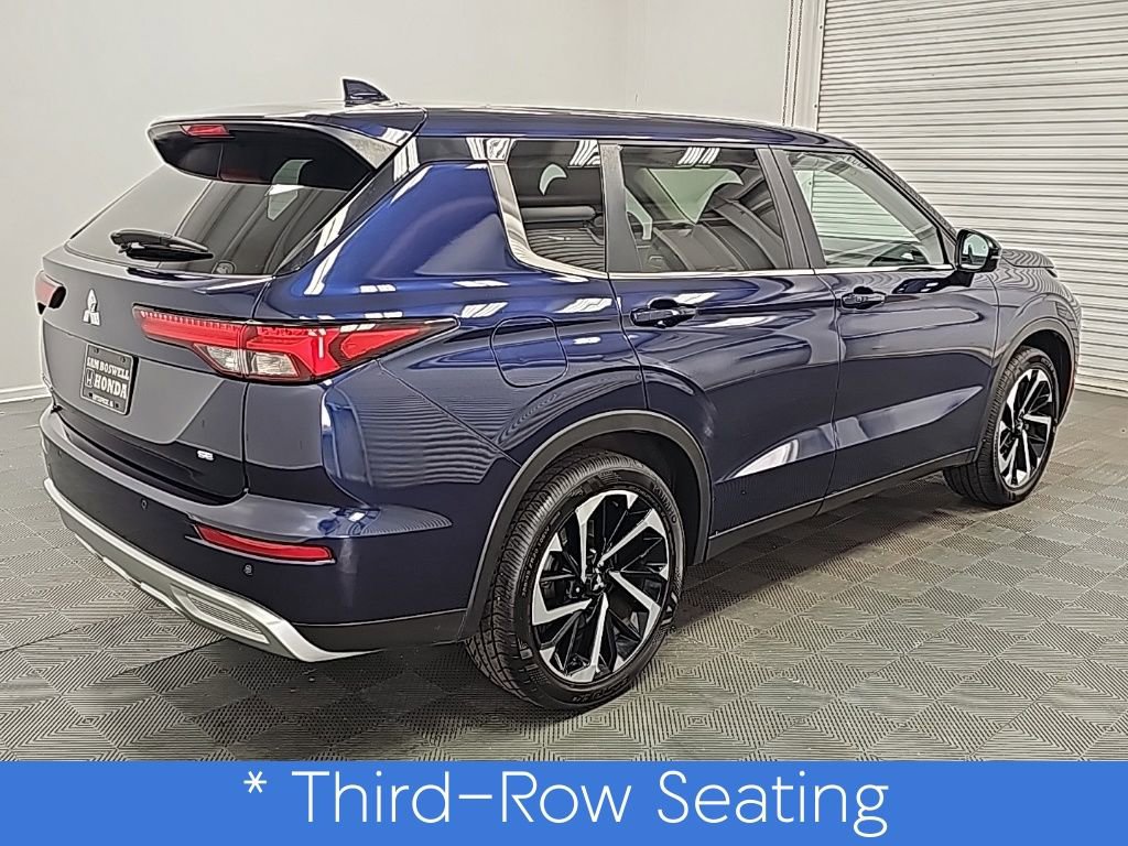 Used 2024 Mitsubishi Outlander SE image 9