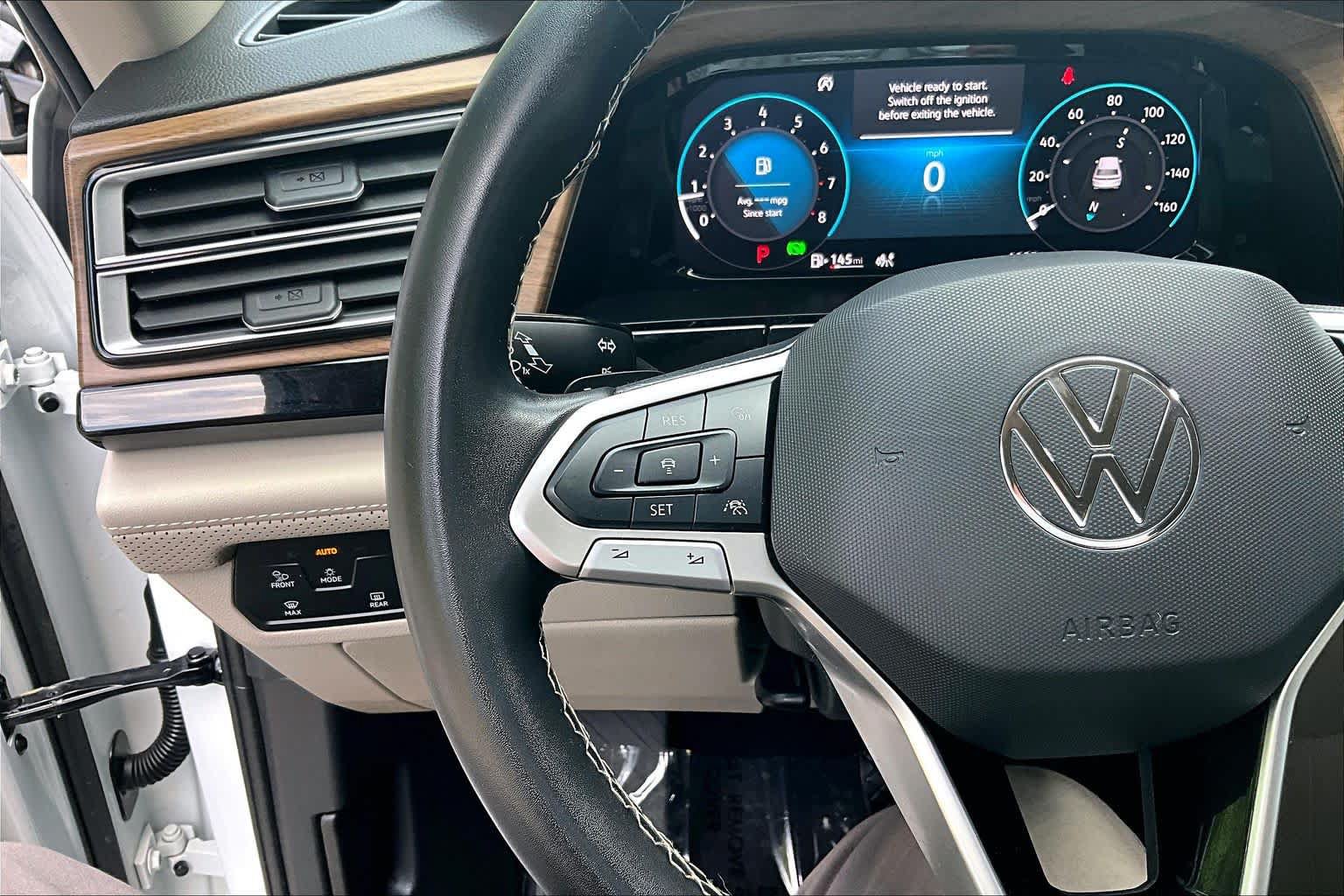 Used 2024 Volkswagen Atlas SE AWD/4WD image 23
