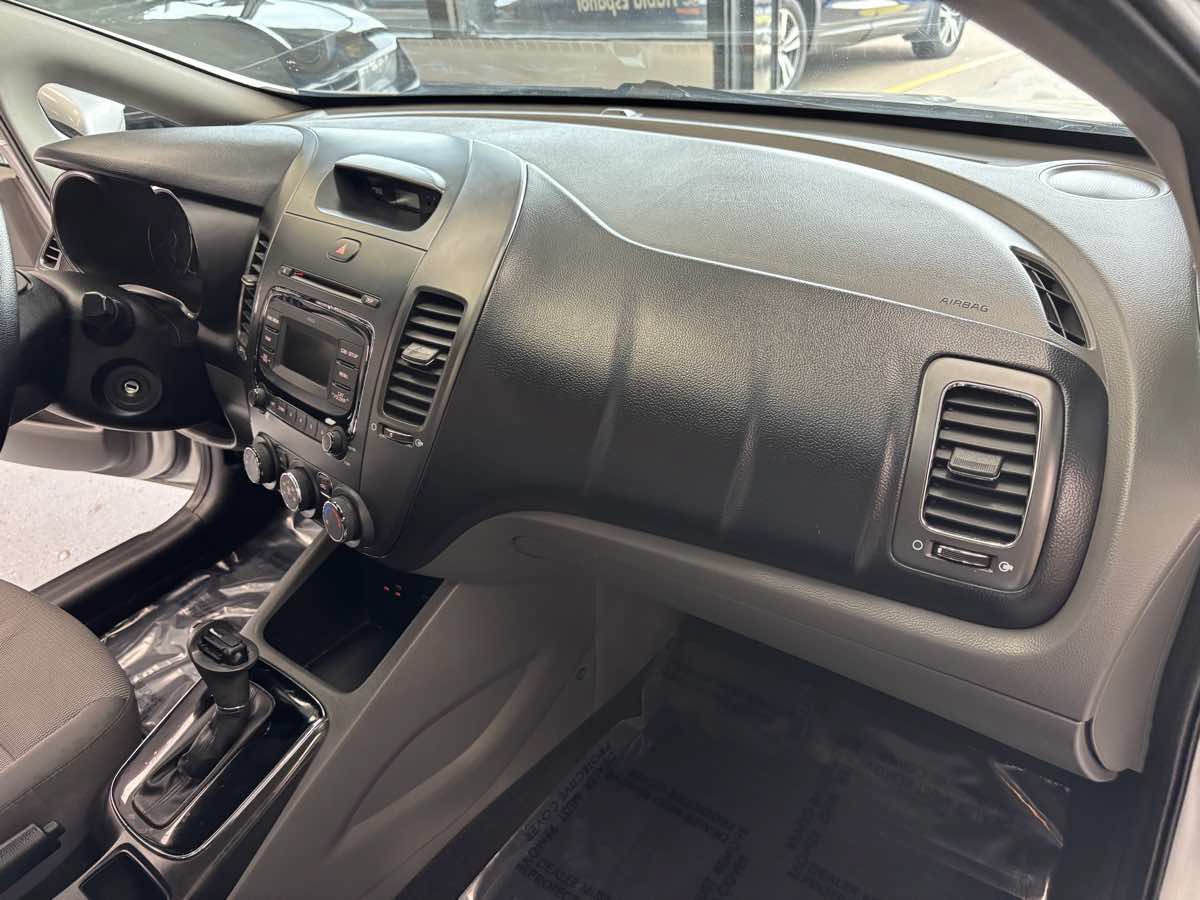 Used 2018 Kia Forte LX FWD image 10