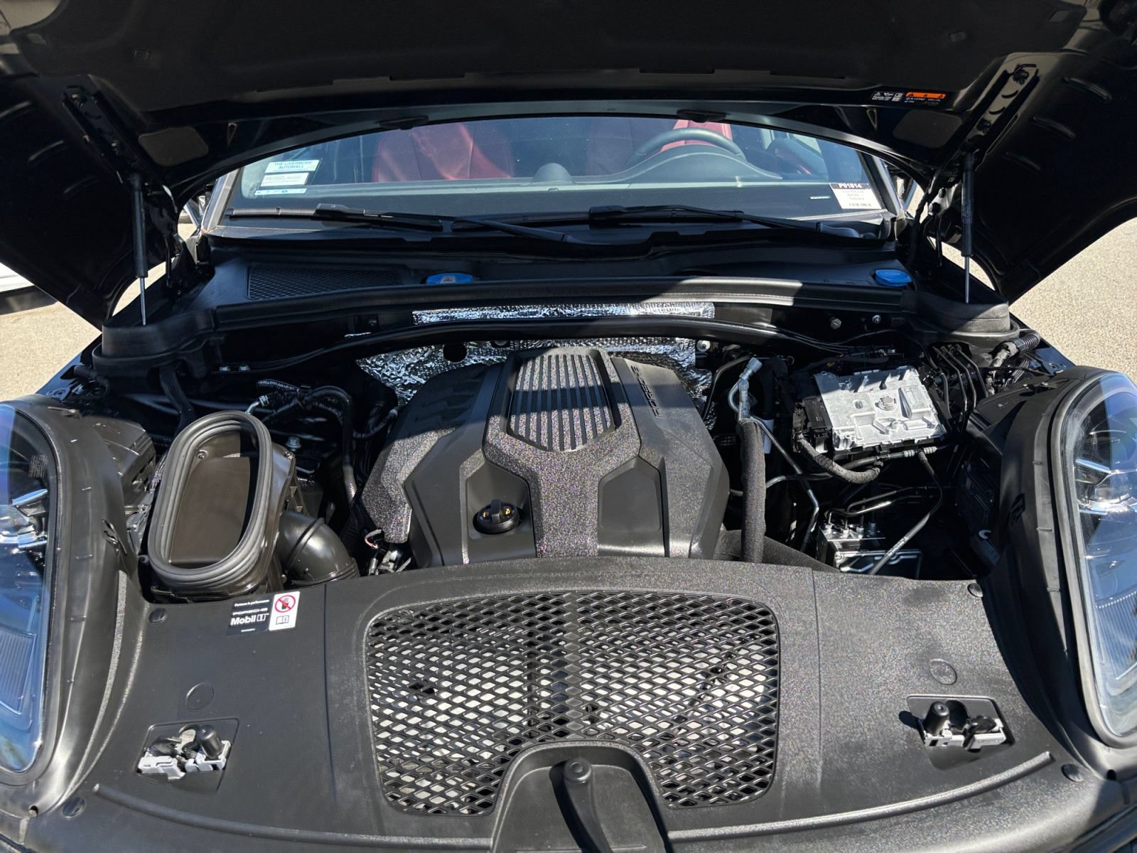 Used 2026 Porsche Macan AWD/4WD image 20
