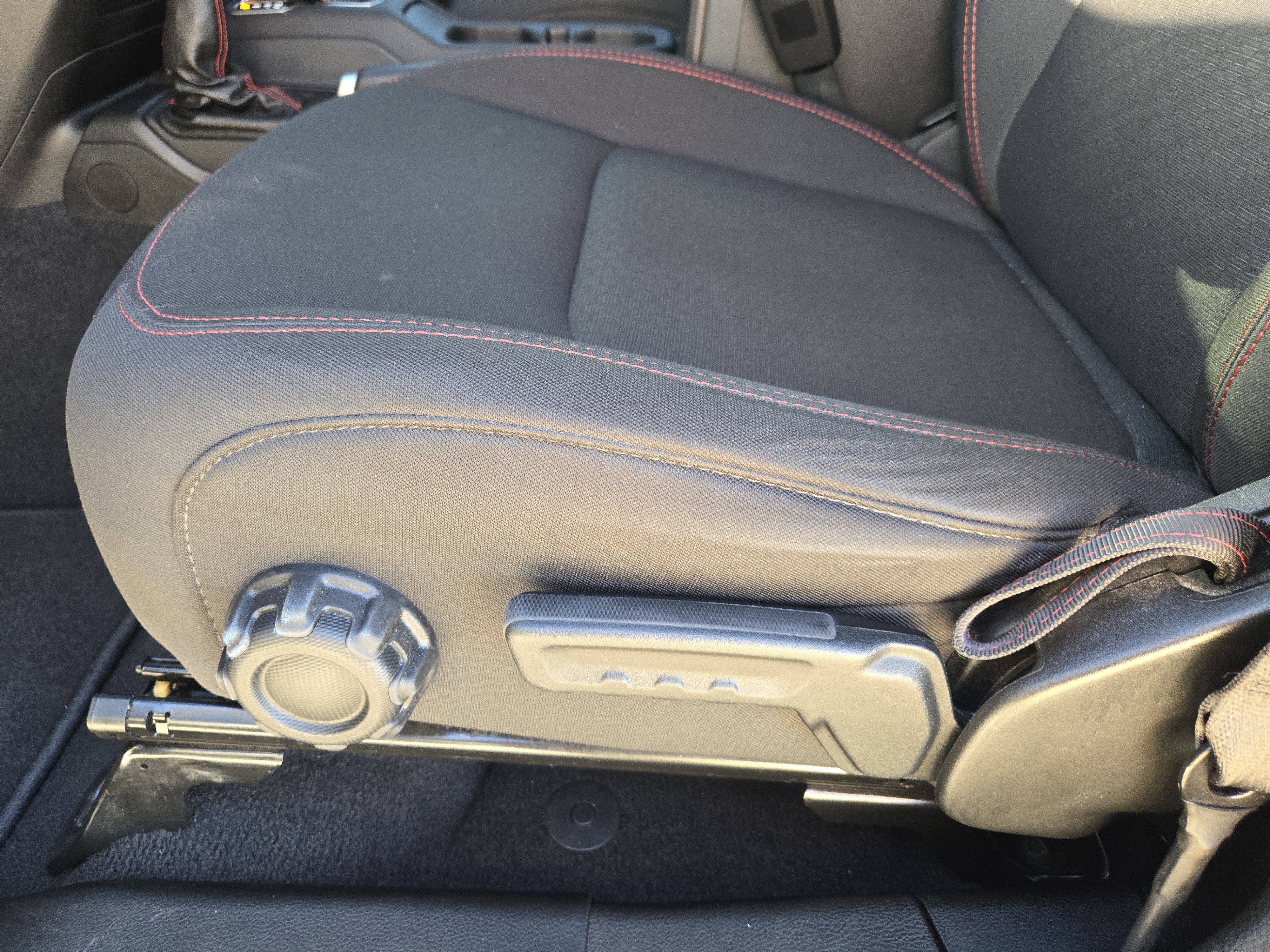 Used 2020 Jeep Gladiator Rubicon w/ Cold Weather Group image 26