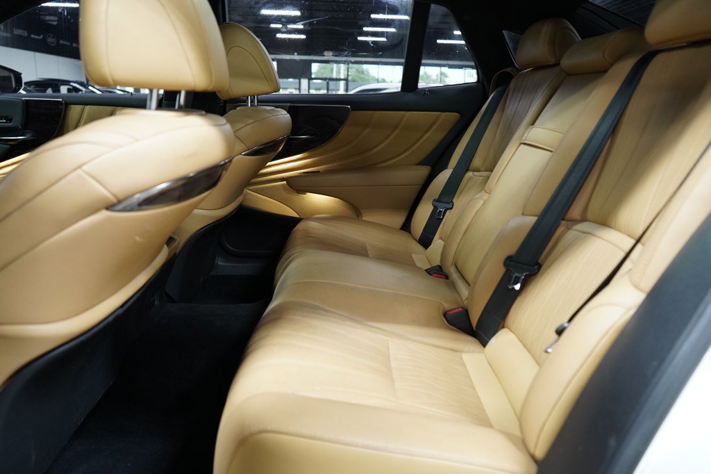 Used 2022 Lexus LS 500 w/ Interior Upgrade Package RWD image 21