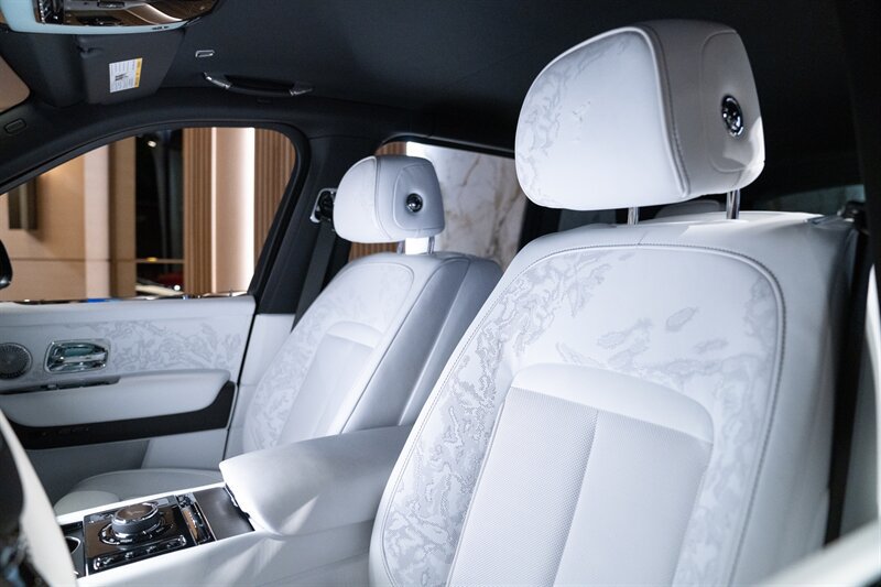 Used 2026 Rolls-Royce Cullinan AWD/4WD image 24