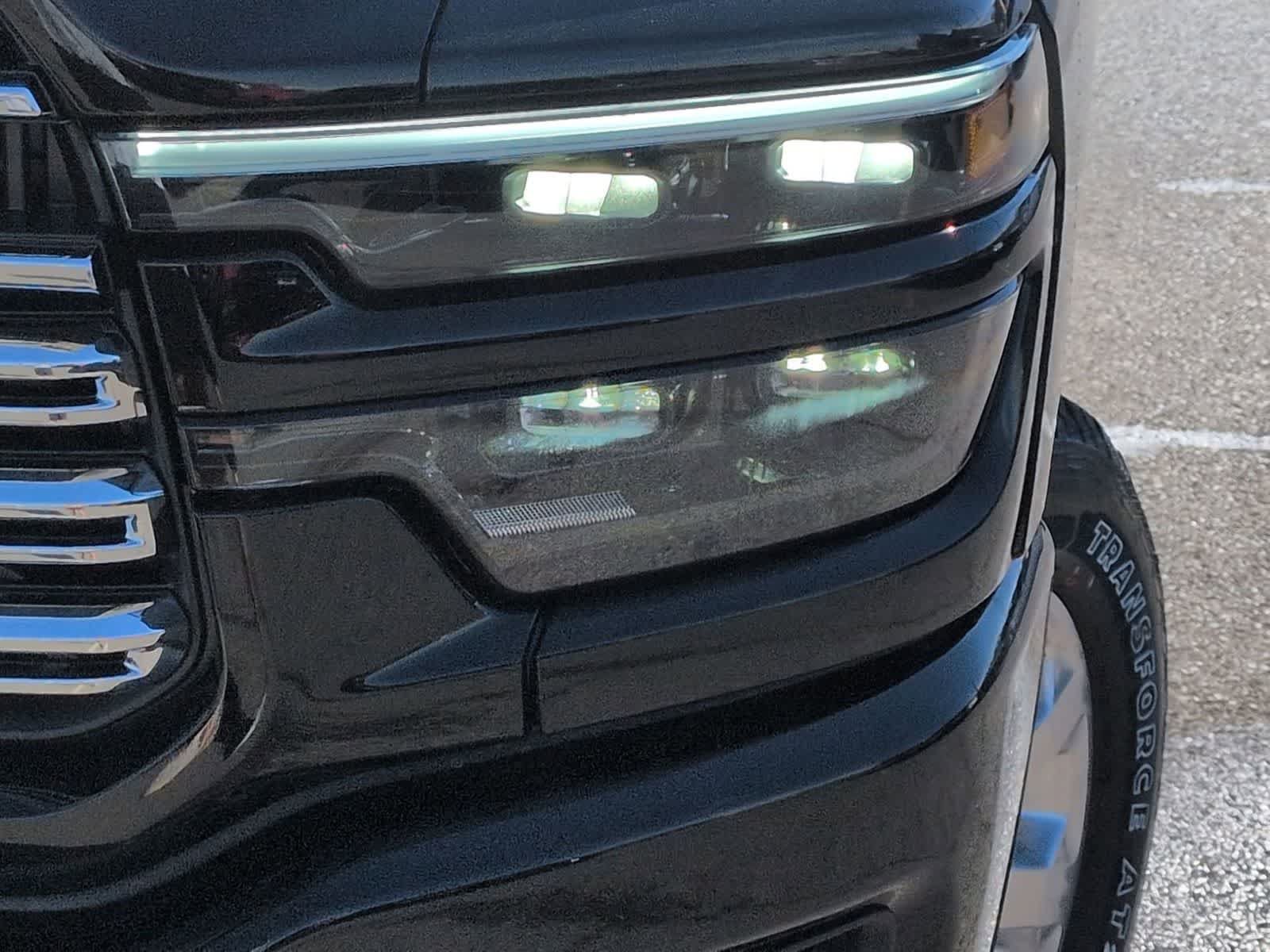 New 2026 RAM 2500 Laramie w/ Sport Appearance Package AWD/4WD image 11