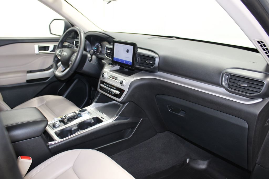 Used 2023 Ford Explorer XLT w/ Equipment Group 202A image 23