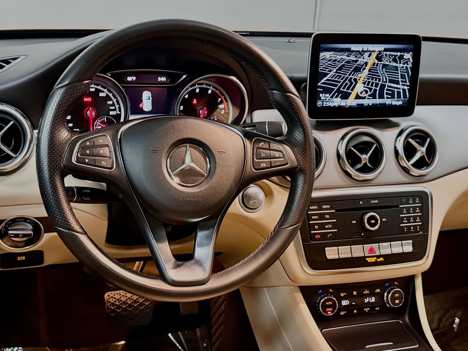 Used 2018 Mercedes-Benz GLA 250 4MATIC image 35