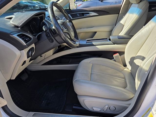 Used 2019 Lincoln MKZ Reserve FWD image 11