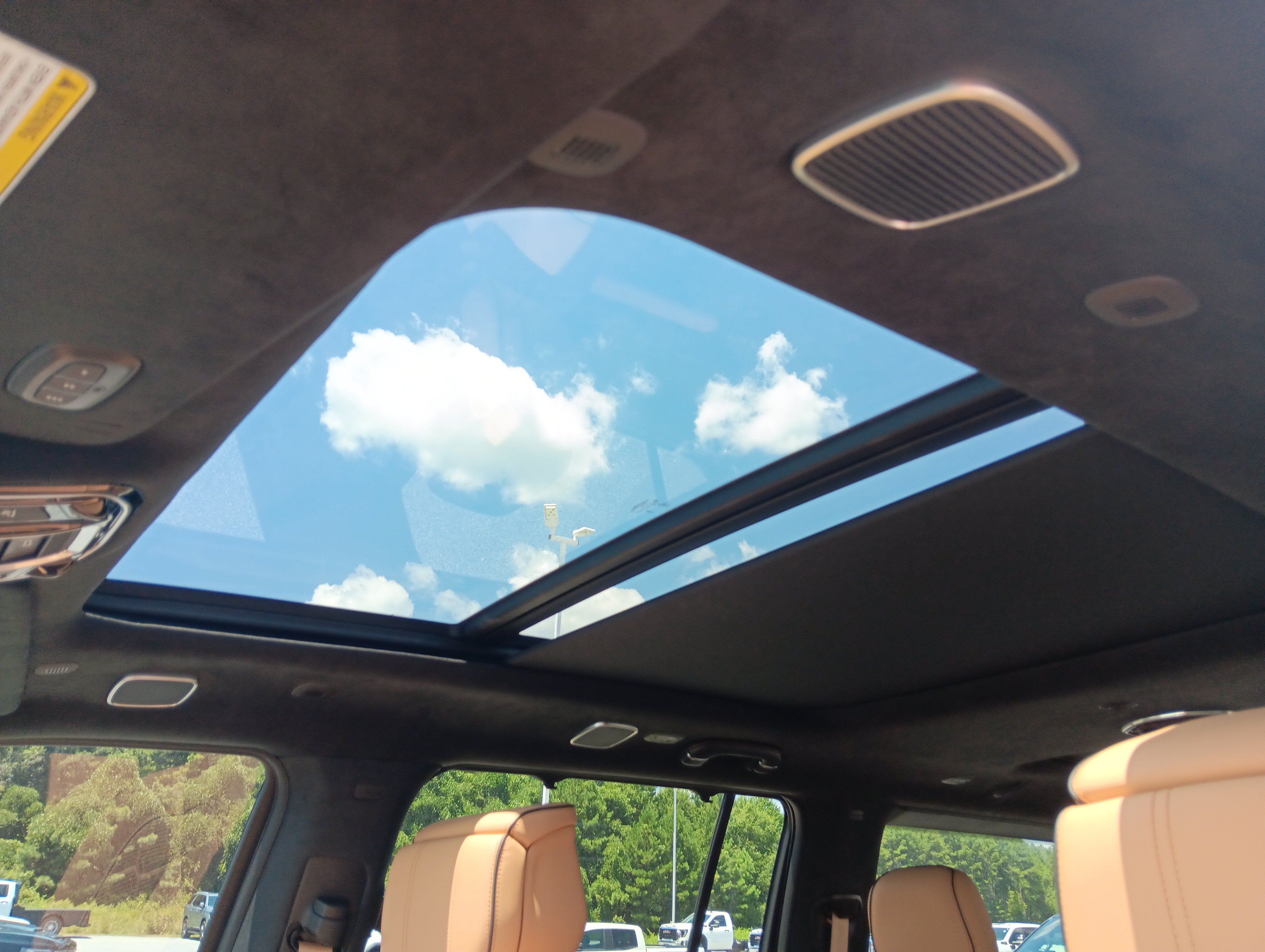 Used 2024 Jeep Grand Wagoneer Series III w/ Quick Order Packagew 28T AWD/4WD image 17
