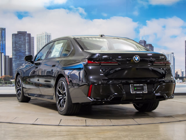 Used 2026 BMW 740i xDrive AWD/4WD image 9