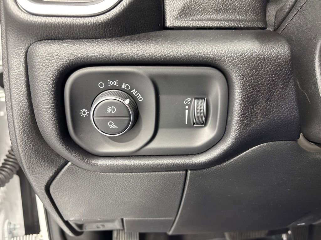 Used 2025 RAM 2500 Big Horn AWD/4WD image 36
