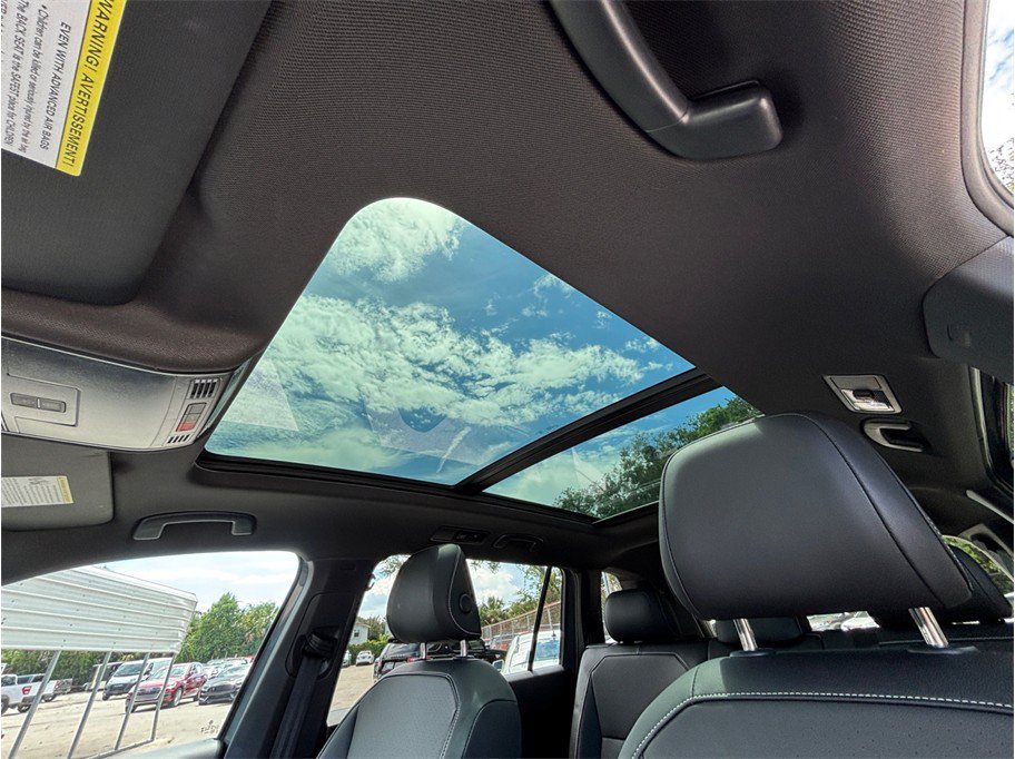 Used 2023 Volkswagen Tiguan SE R-Line FWD image 35