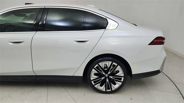 Used 2024 BMW 530i xDrive image 10