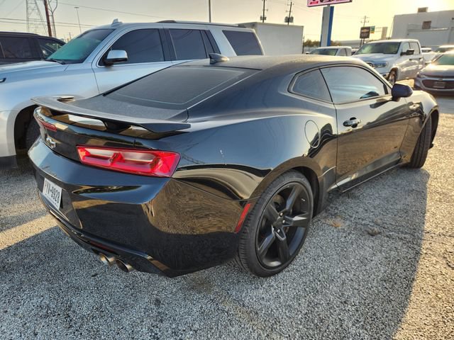 Used 2018 Chevrolet Camaro SS RWD image 5