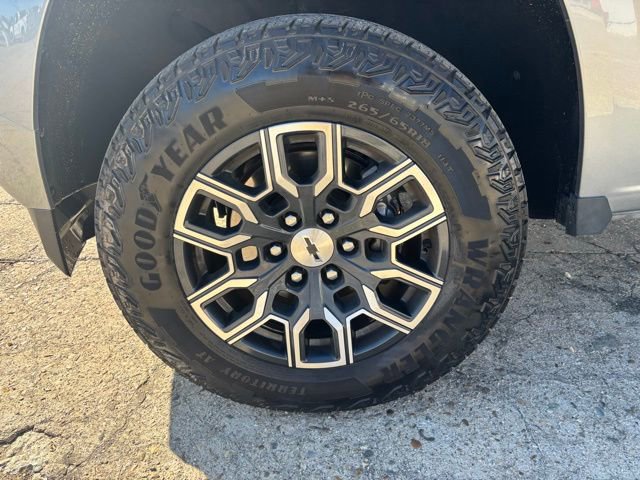 Used 2023 Chevrolet Colorado Z71 w/ Z71 Convenience Package 2 image 5