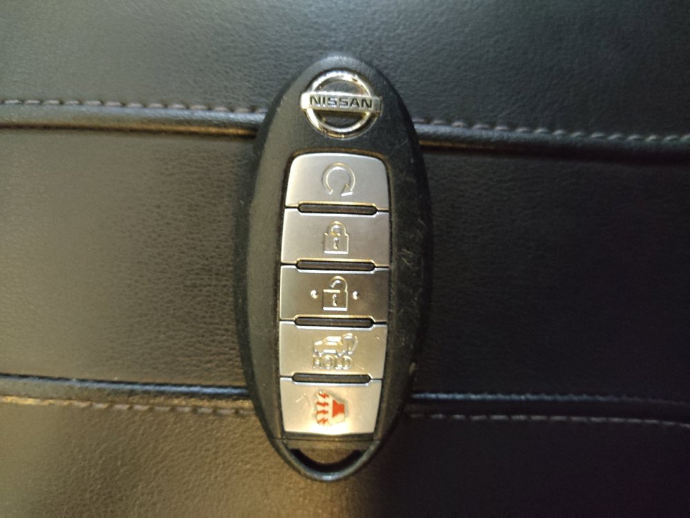 Used 2018 Nissan Rogue SV w/ Sun & Sound Touring Package AWD/4WD image 32