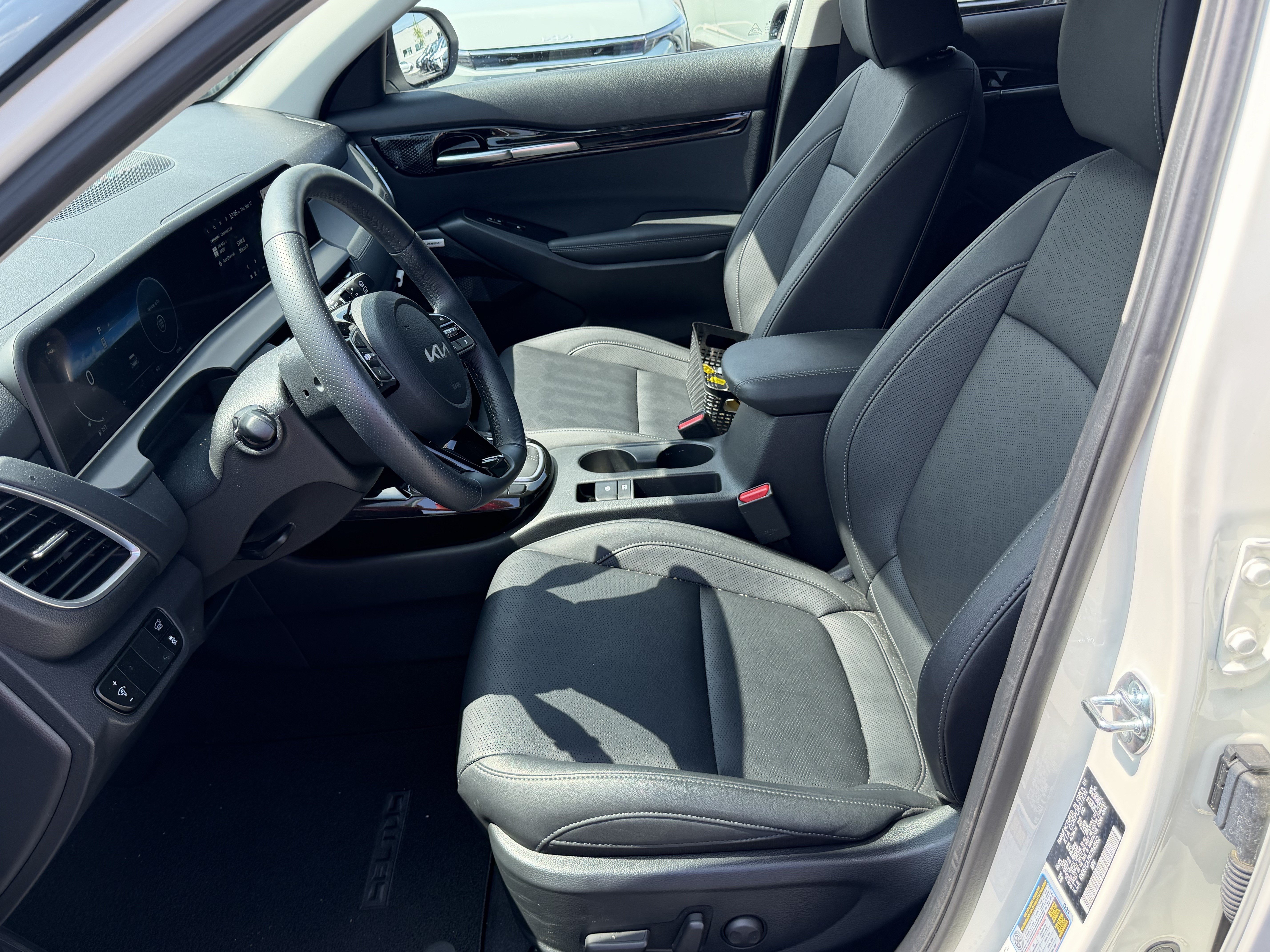 Certified 2026 Kia Seltos SX AWD/4WD image 9