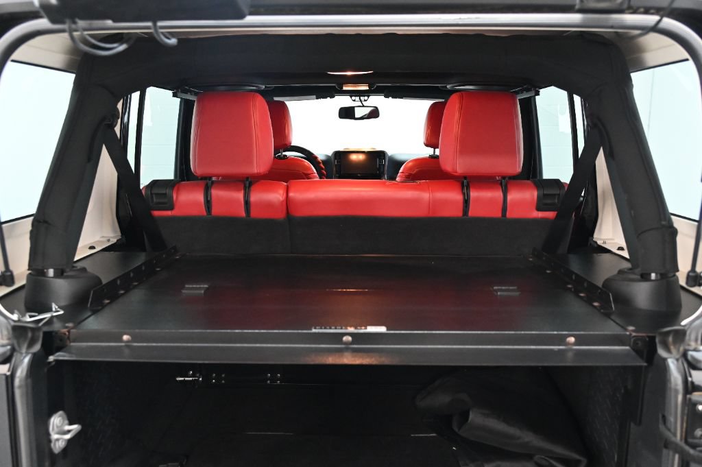 Used 2018 Jeep Wrangler Unlimited Rubicon w/ Cold Weather Group AWD/4WD image 53