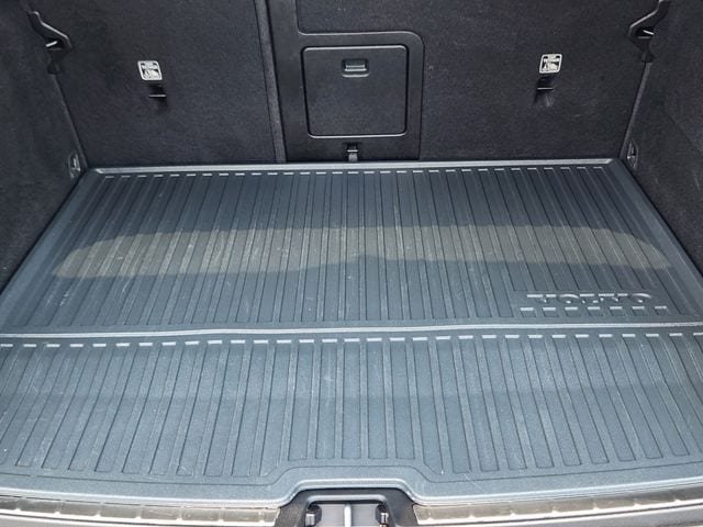 Certified 2024 Volvo XC60 T8 Plus w/ Protection Package Premier AWD/4WD image 19