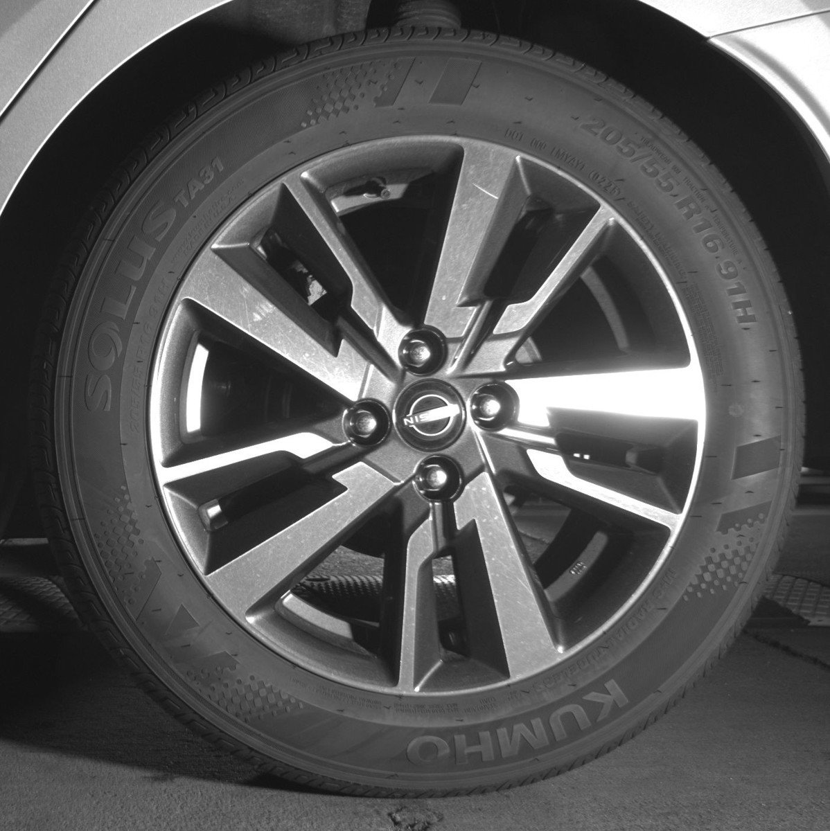 Used 2025 Nissan Versa SV image 14