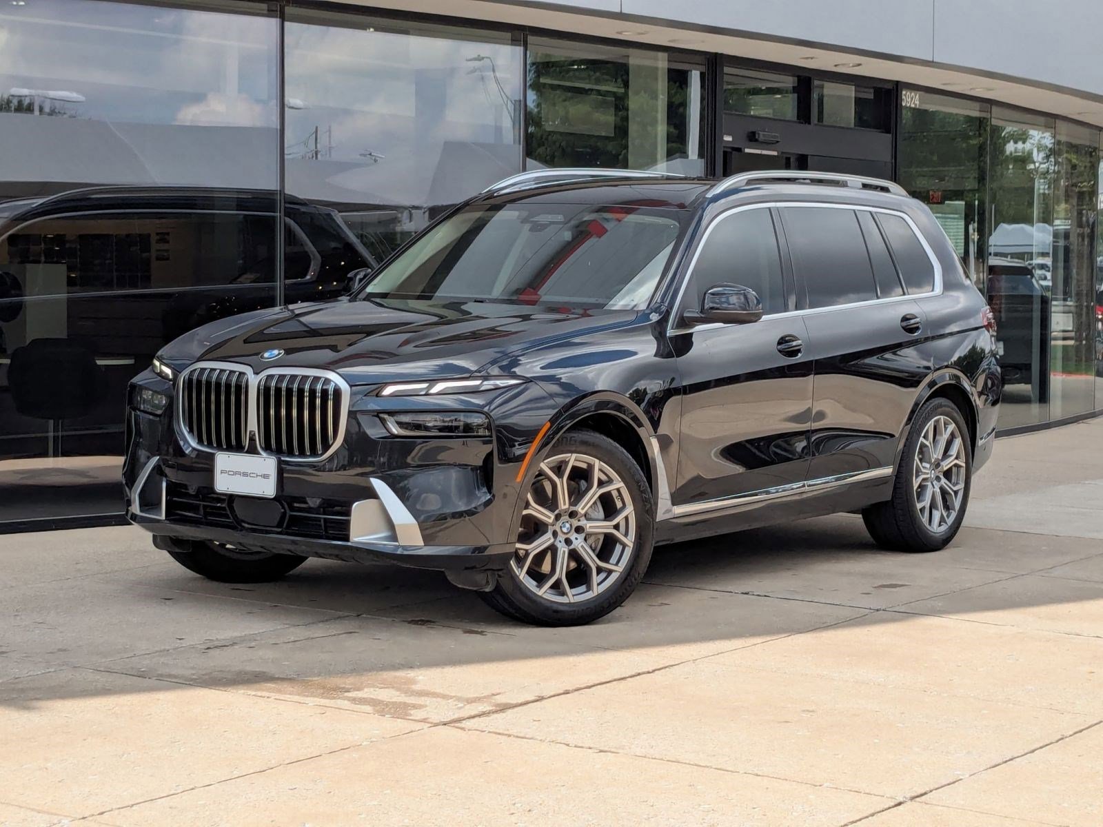 Used 2023 BMW X7 xDrive40i image 1
