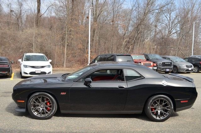 Used 2015 Dodge Challenger SRT w/ Technology Group image 5
