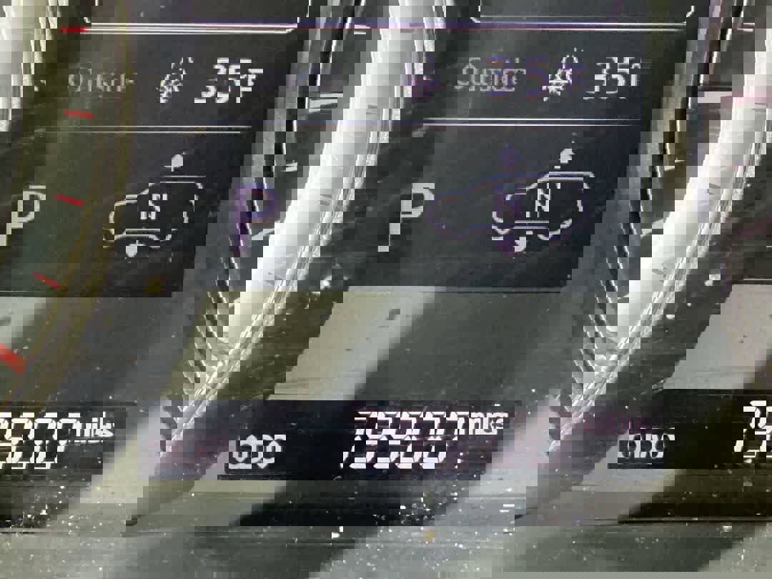 Used 2017 Lexus LX 570 4WD w/ Luxury Package image 17