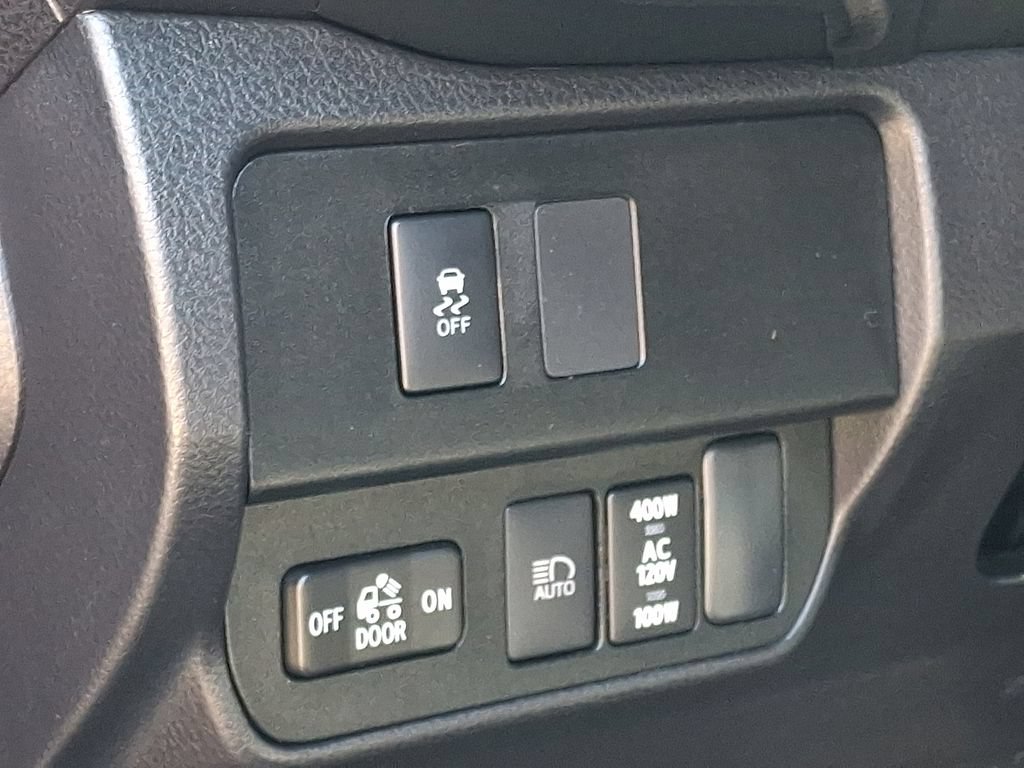 Used 2022 Toyota Tacoma TRD Sport AWD/4WD image 25