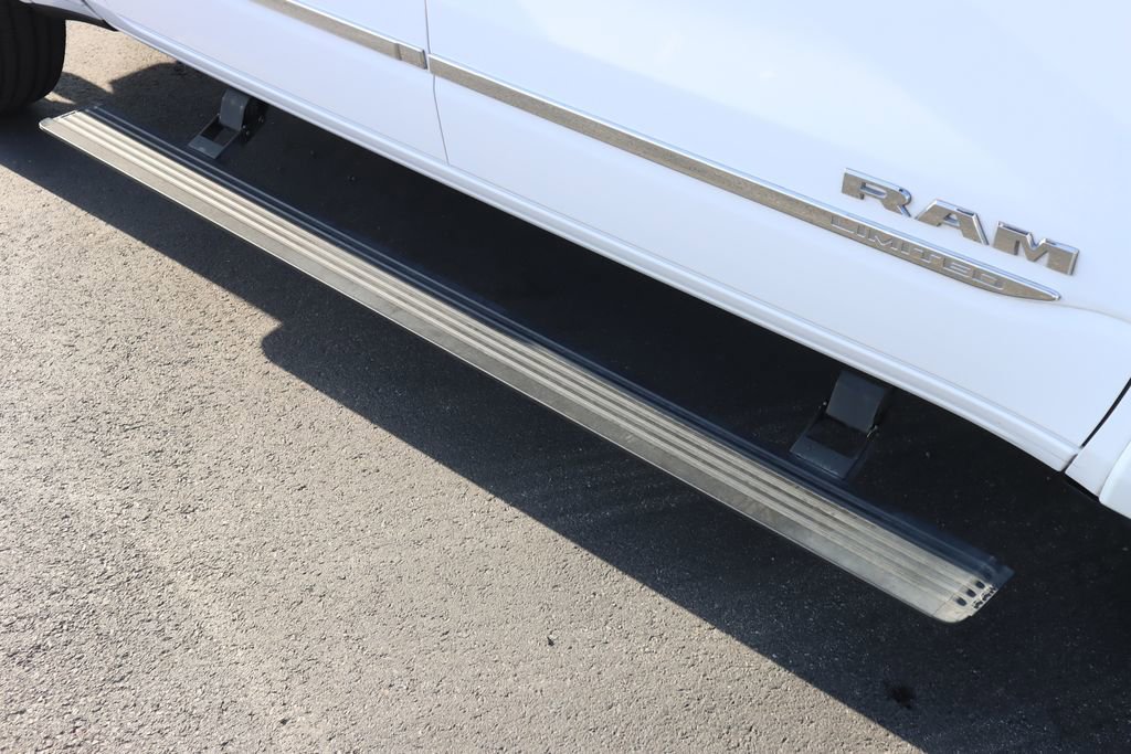 Used 2022 RAM 1500 Limited image 10