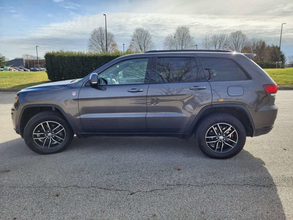 Used 2018 Jeep Grand Cherokee Trailhawk w/ Trailhawk Luxury Group image 10