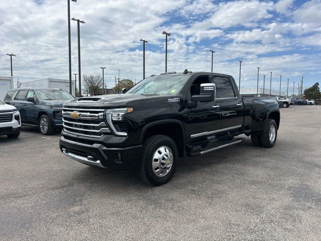 Used 2024 Chevrolet Silverado 3500 High Country w/ High Country Premium Package image 7