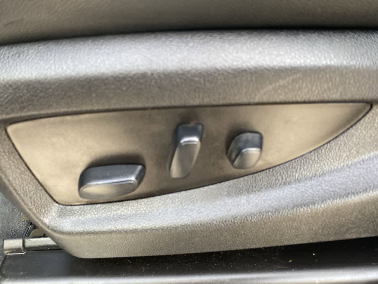 Used 2019 Chevrolet Silverado 2500 LT w/ LT Convenience Package image 12