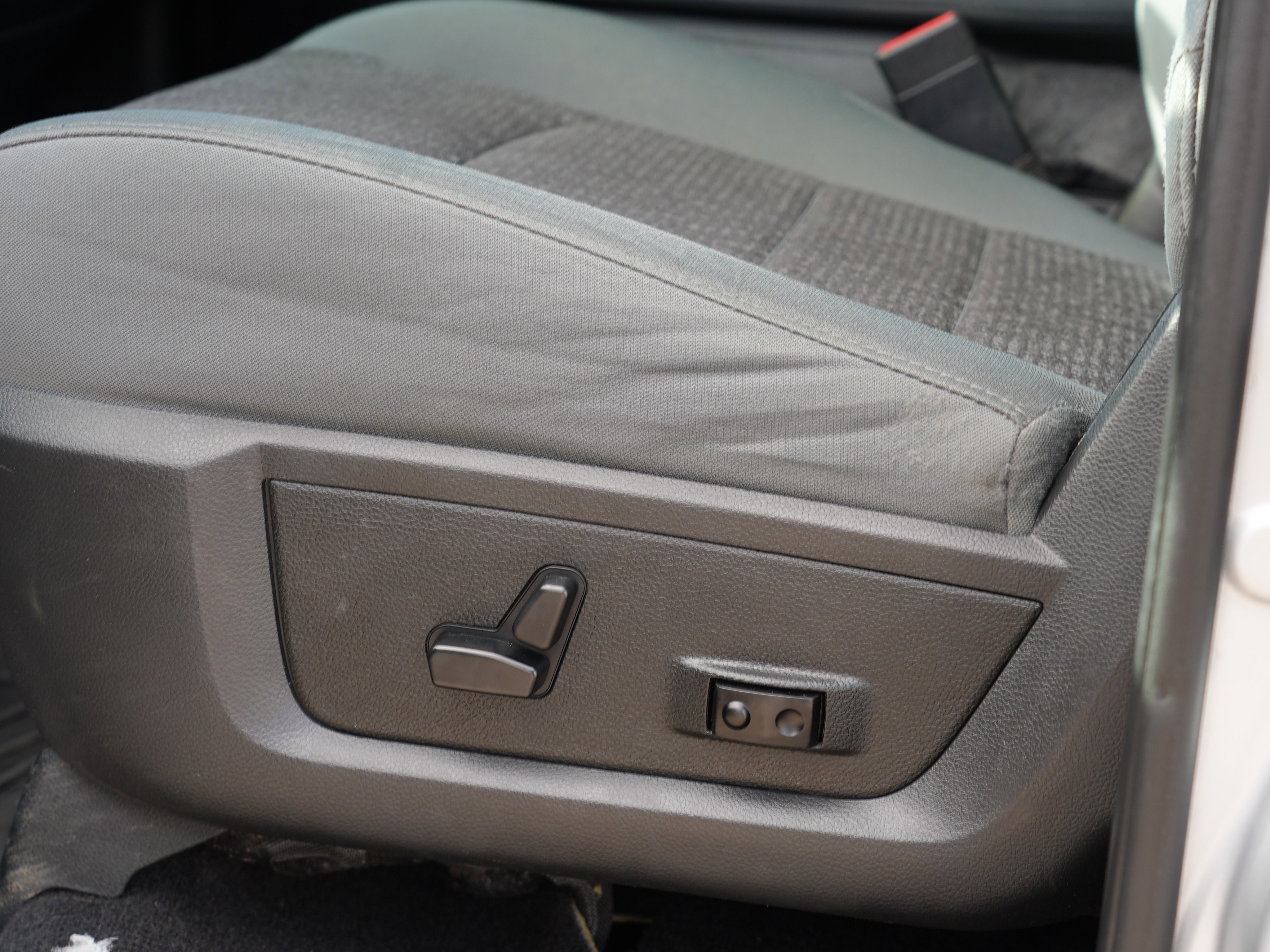 Used 2018 RAM 3500 Big Horn image 16