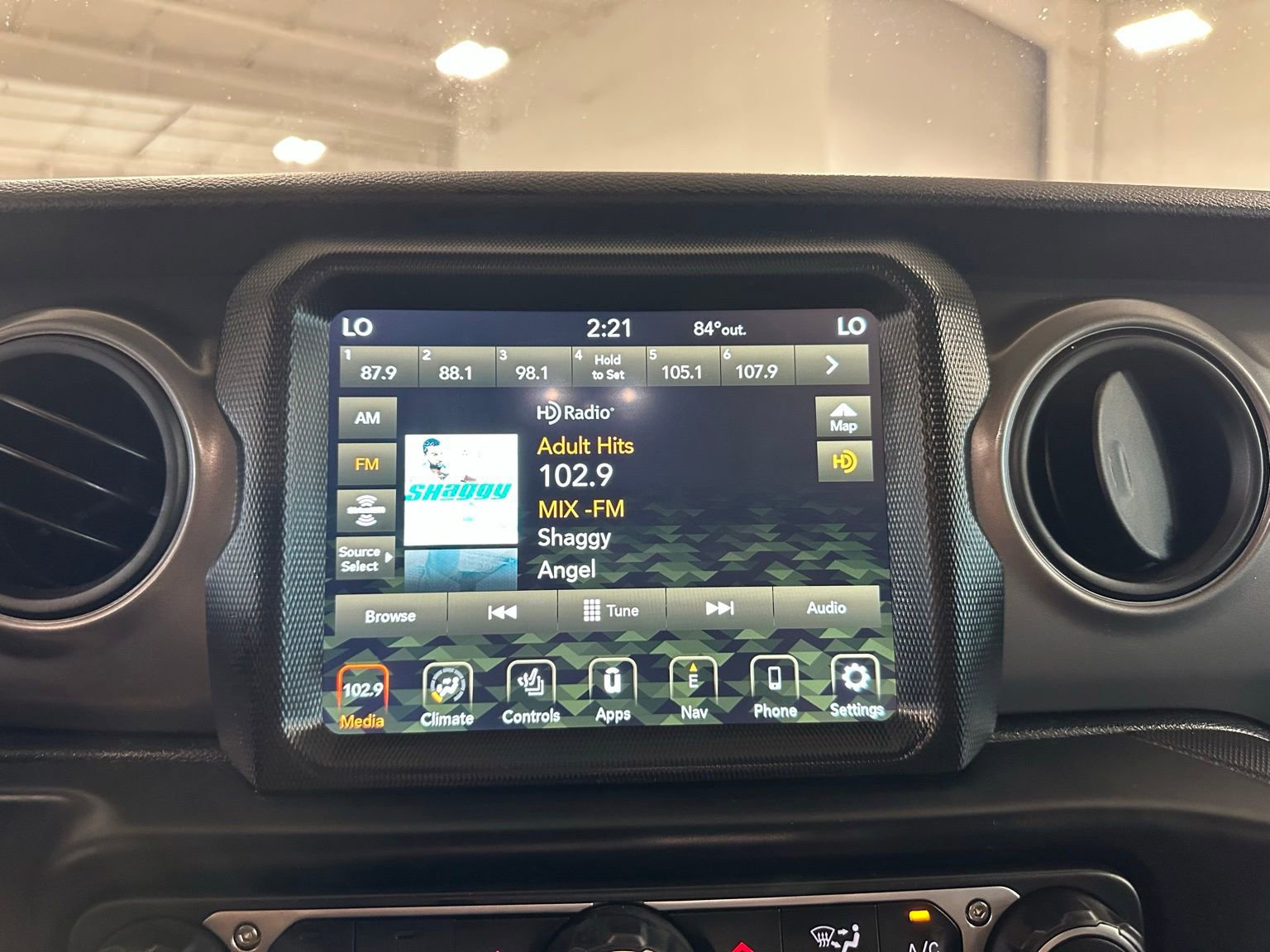 Used 2022 Jeep Gladiator Sport AWD/4WD image 25