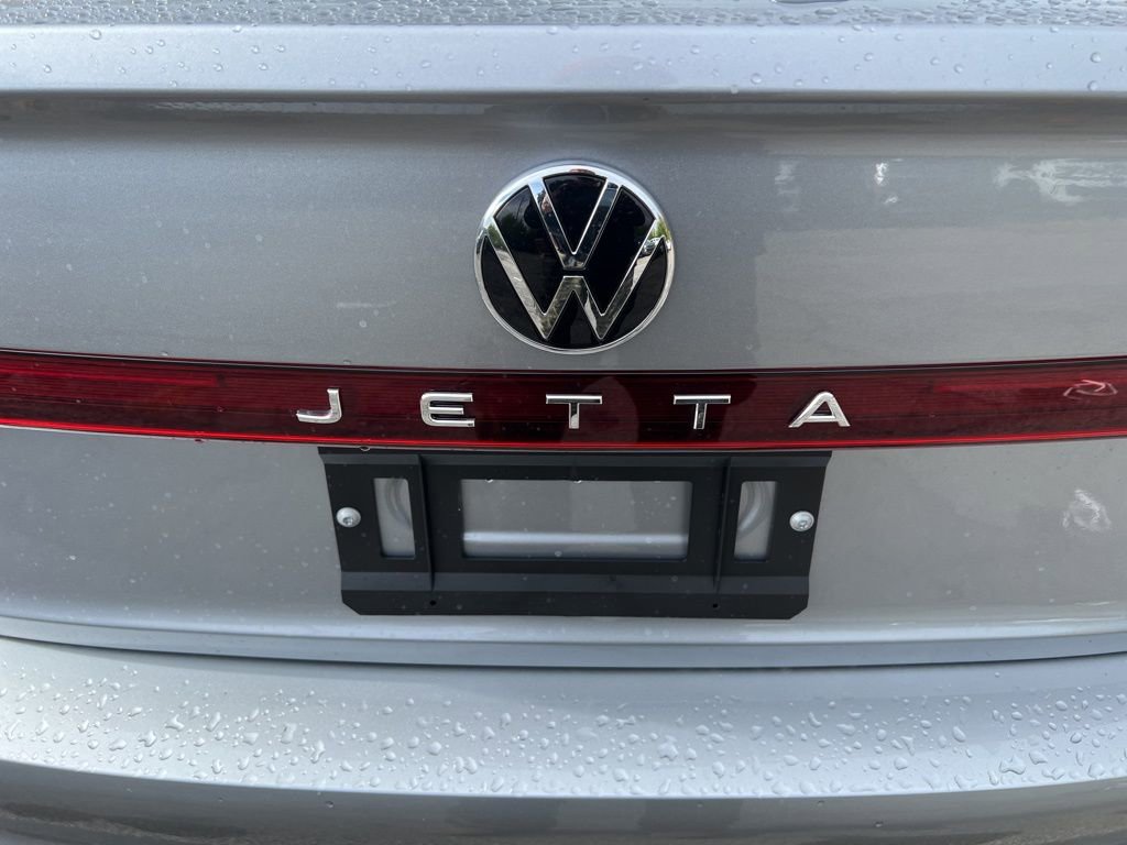 New 2026 Volkswagen Jetta SE image 9