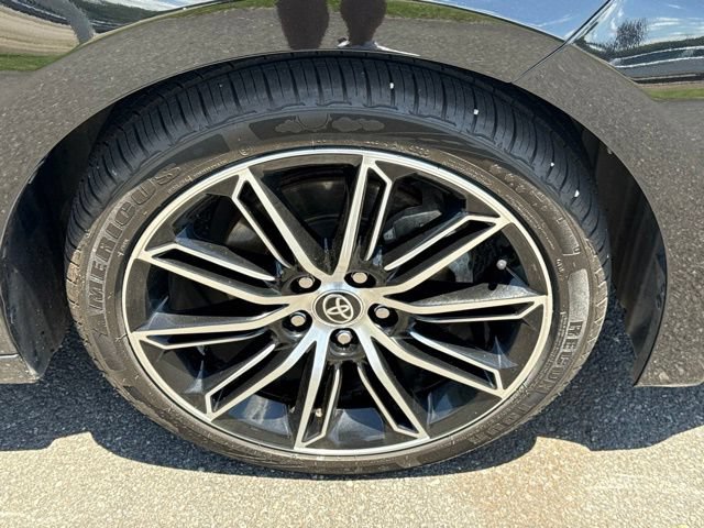 Used 2022 Toyota Avalon Touring FWD image 31