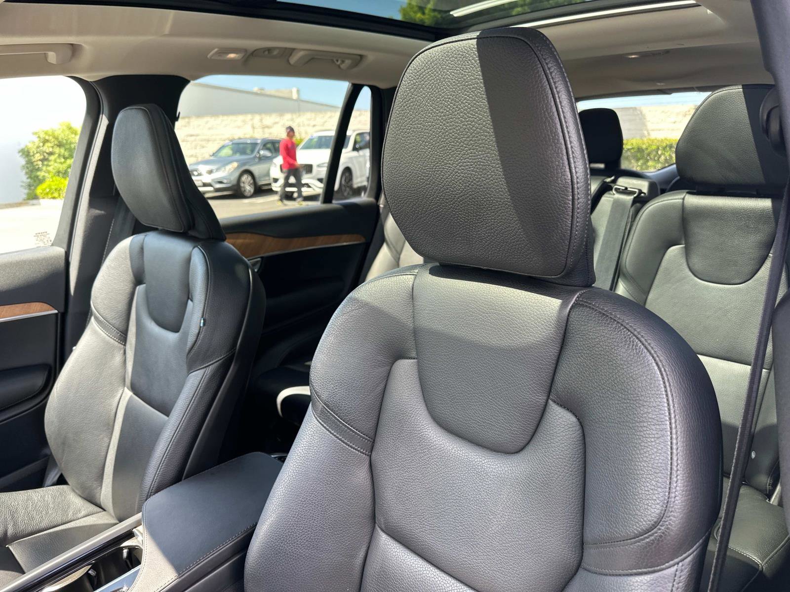 Certified 2023 Volvo XC90 T8 Plus image 19