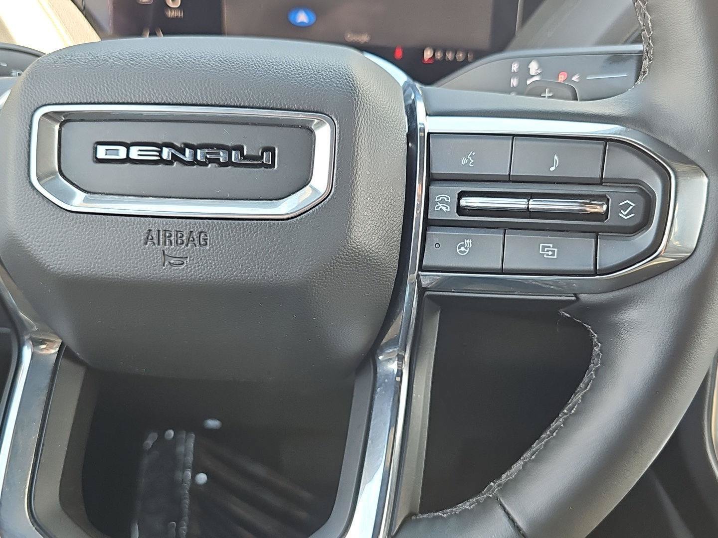 Used 2025 GMC Yukon Denali AWD/4WD image 21