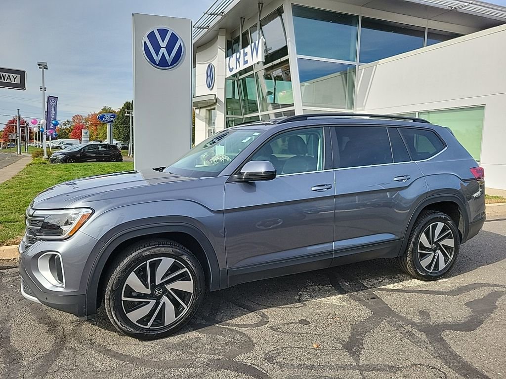 Certified 2024 Volkswagen Atlas SE image 1