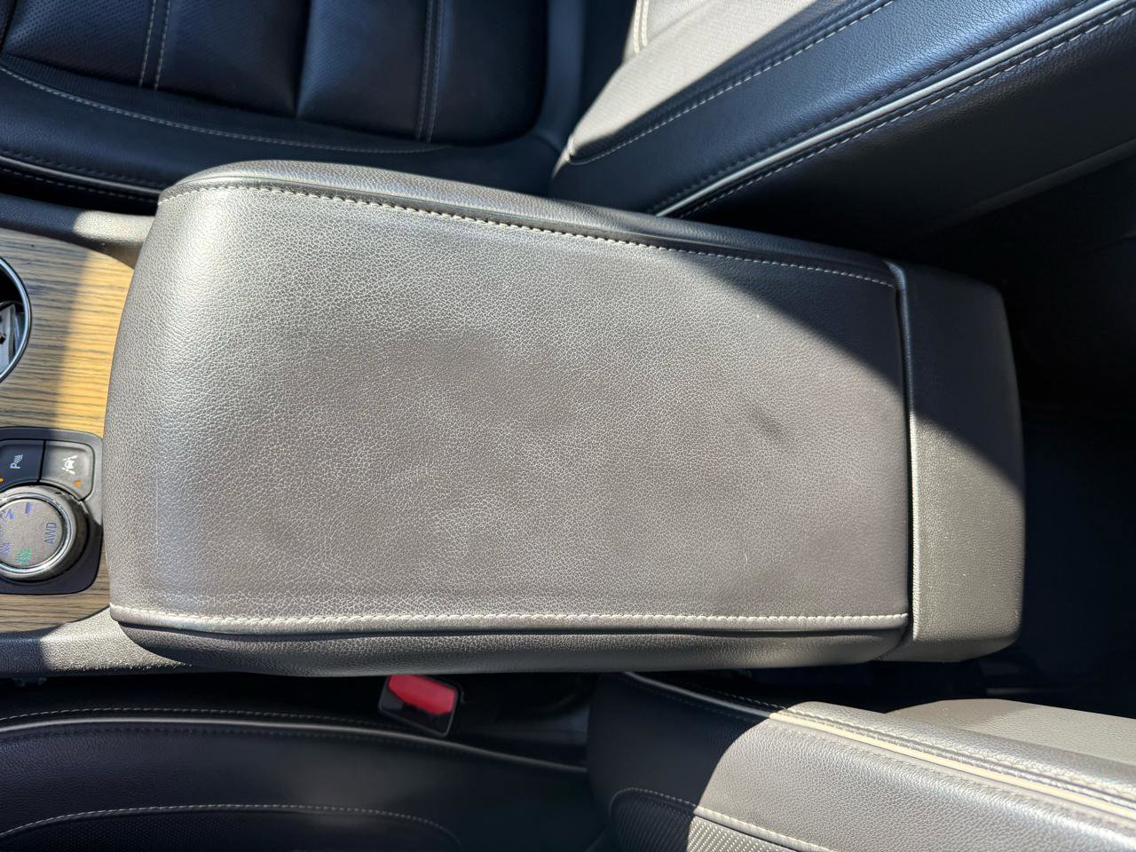 Used 2018 GMC Acadia Denali w/ Technology Package AWD/4WD image 33