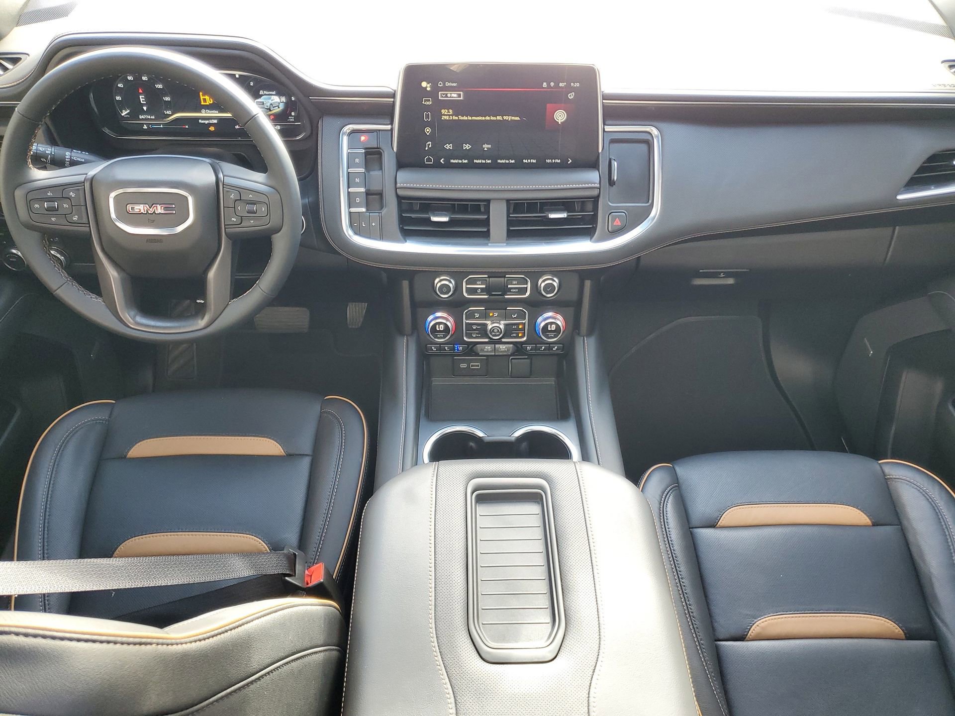 Used 2024 GMC Yukon AT4 w/ Technology Package image 16